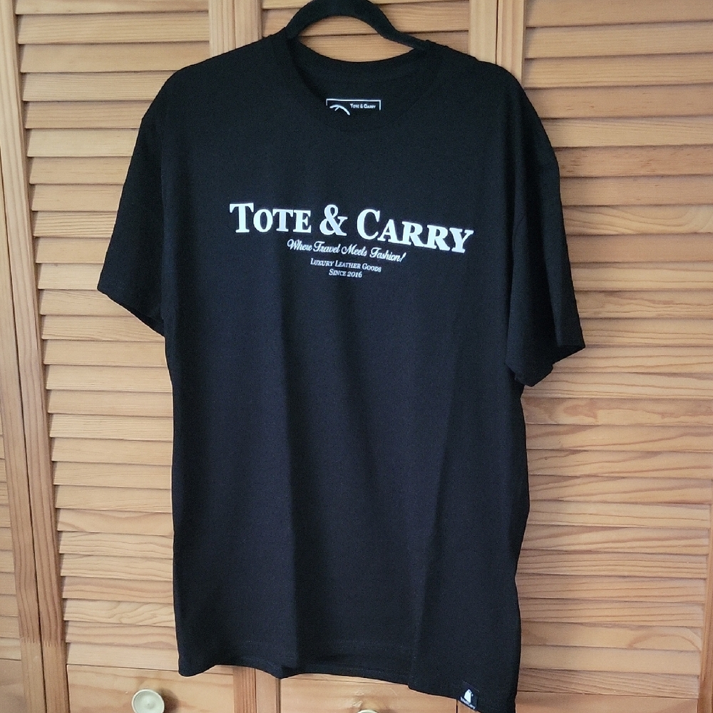 Tote & Carry Black Where Travel Meets Fashion Short Sleeve T-Shirt Size Large